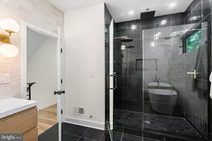 2231 Earp St, Philadelphia, PA 19146 - Photo 17