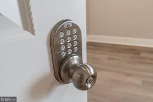 421 N 39th St, Philadelphia, PA 19104 - Photo 17