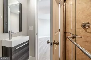 421 N 39th St, Philadelphia, PA 19104 - Photo 31