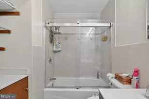 825 N 29th St, Philadelphia, PA 19130 - Photo 13