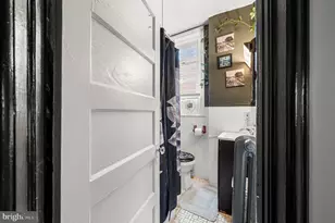 144 Roselyn St, Philadelphia, PA 19120 - Photo 15