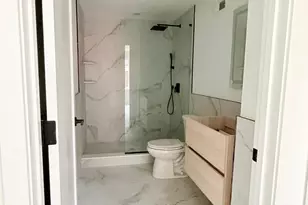 208 Vine St, Philadelphia, PA 19106 - Photo 3