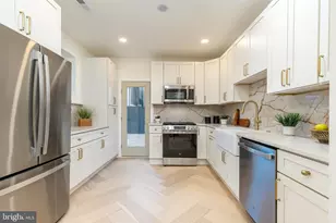 814 Mountain St, Philadelphia, PA 19148 - Photo 11