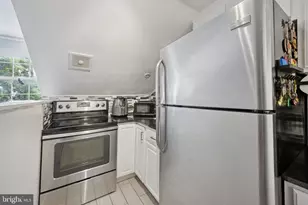 1021 Clinton St, Philadelphia, PA 19107 - Photo 7