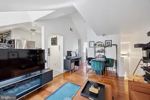 1021 Clinton St, Philadelphia, PA 19107 - Photo 9