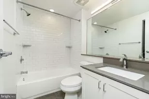 303 Vine St, Philadelphia, PA 19106 - Photo 11