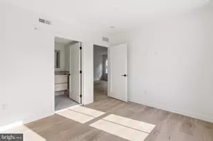 208 Vine St, Philadelphia, PA 19106 - Photo 9