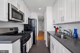 220 Locust St, Philadelphia, PA 19106 - Photo 3