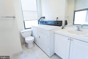 1411-5 Walnut St, Philadelphia, PA 19102 - Photo 29