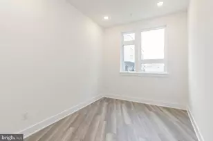 90 E Laurel St, Philadelphia, PA 19123 - Photo 13