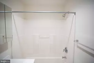 1411-3 Walnut St, Philadelphia, PA 19102 - Photo 13