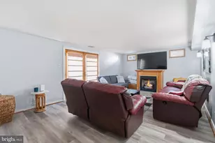 1036 Camas Dr, Philadelphia, PA 19115 - Photo 17