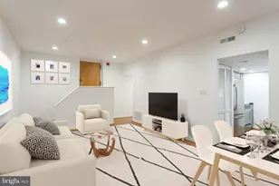 1035 Spruce St, Philadelphia, PA 19107 - Photo 5