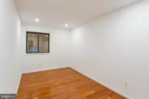 1035 Spruce St, Philadelphia, PA 19107 - Photo 19