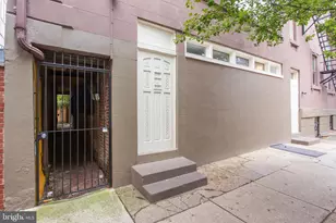 1035 Spruce St, Philadelphia, PA 19107 - Photo 21