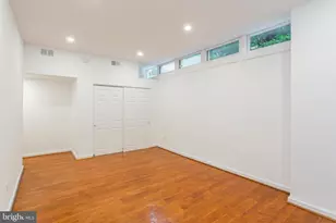 1035 Spruce St, Philadelphia, PA 19107 - Photo 29