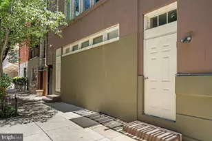 1035 Spruce St, Philadelphia, PA 19107 - Photo 41