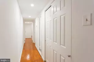 1035 Spruce St, Philadelphia, PA 19107 - Photo 13