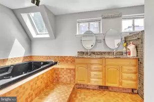 2108 Appletree St, Philadelphia, PA 19103 - Photo 35