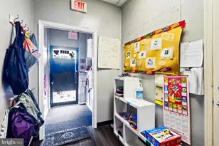 7221 W Passyunk Ave, Philadelphia, PA 19142 - Photo 21