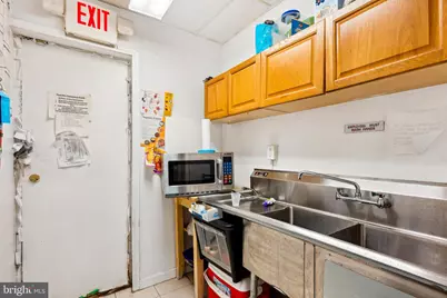 7221 W Passyunk Avenue, Philadelphia, PA 19142 - Photo 5