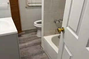 6729 Elmwood Ave, Philadelphia, PA 19142 - Photo 9