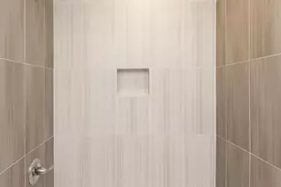 806 N Burns St, Philadelphia, PA 19130 - Photo 13