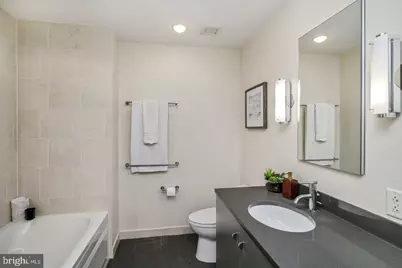 2101 Market Street #2405, Philadelphia, PA 19103 - Photo 27