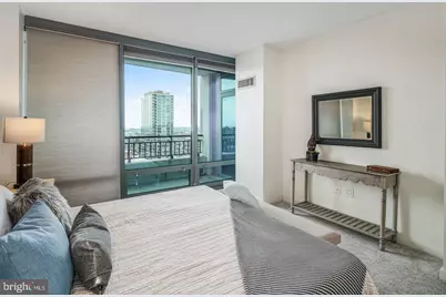 2101 Market Street #2405, Philadelphia, PA 19103 - Photo 25