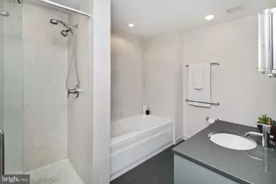 2101 Market Street #2405, Philadelphia, PA 19103 - Photo 27