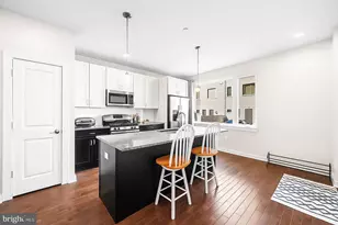 1640 N 5th Ct, Philadelphia, PA 19122 - Photo 3