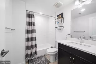 1640 N 5th Ct, Philadelphia, PA 19122 - Photo 15