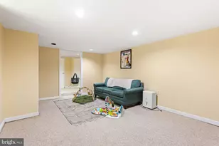 472 Markle St, Philadelphia, PA 19128 - Photo 13