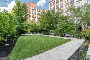 210 S 25th St, Philadelphia, PA 19103 - Photo 31