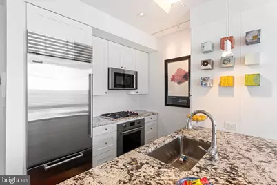 210 S 25th Street #905, Philadelphia, PA 19103 - Photo 3