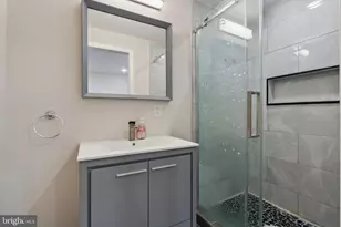 703 Winton St, Philadelphia, PA 19148 - Photo 27