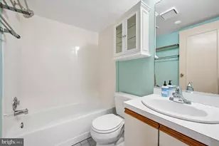 1723 Wallace St, Philadelphia, PA 19130 - Photo 21