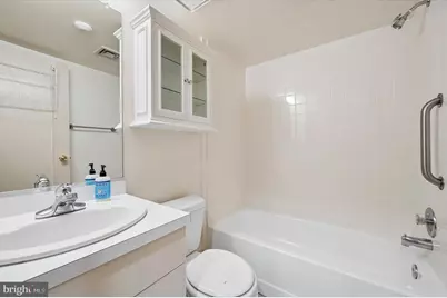 1723 Wallace Street #102, Philadelphia, PA 19130 - Photo 15