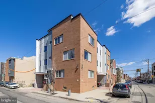 2555 Carpenter St, Philadelphia, PA 19146 - Photo 3