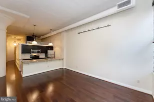 2429 Locust St, Philadelphia, PA 19103 - Photo 7