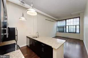 2429 Locust St, Philadelphia, PA 19103 - Photo 5