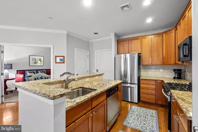 500 Admirals Way #211, Philadelphia, PA 19146 - Photo 13