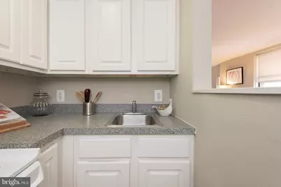 201 S 13th Street #303, Philadelphia, PA 19107 - Photo 7