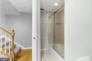 1027 N 4th St, Philadelphia, PA 19123 - Photo 13