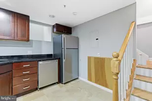 1027 N 4th St, Philadelphia, PA 19123 - Photo 11