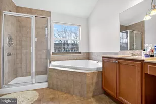 2036 W Reserve Dr, Philadelphia, PA 19145 - Photo 11