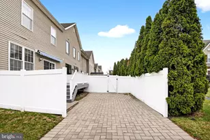 2036 W Reserve Dr, Philadelphia, PA 19145 - Photo 15