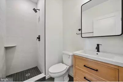 627 N 16th Street #201, Philadelphia, PA 19130 - Photo 5