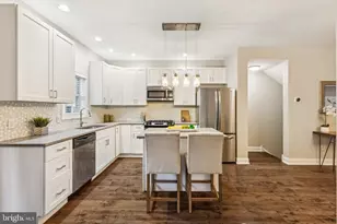 1033 N Leithgow St, Philadelphia, PA 19123 - Photo 9