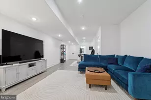 73 E Sharpnack St, Philadelphia, PA 19119 - Photo 15